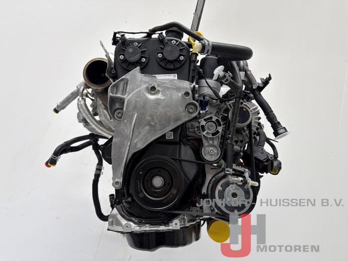 Motor van een Volkswagen Multivan T7 2.0 TSI 16V 2024
