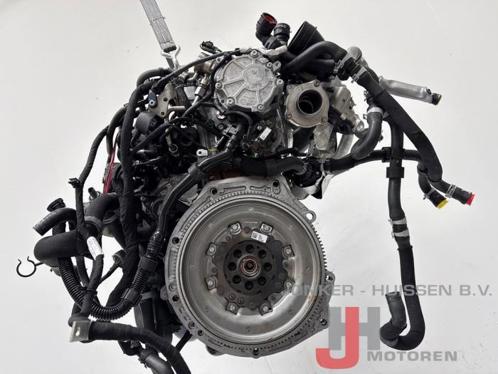 Motor van een Volkswagen Multivan T7 2.0 TSI 16V 2024
