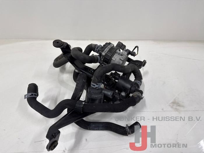 Begagnade Vattenpump Porsche Panamera (971G) 2.9 V6 24V 4 Pris på förfrågan erbjuds av Jonker - Huissen B.V.