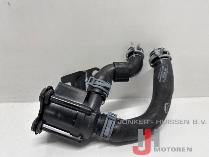 Neuf Pompe à eau Audi A3 Sportback (8VA/8VF) 2.0 TDI 16V Prix € 72,60 Prix TTC proposé par Jonker - Huissen B.V.