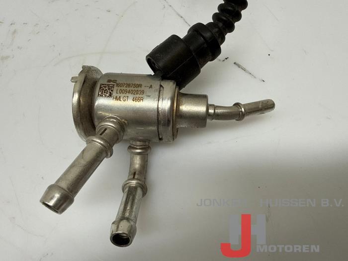 Adblue Sensor van een Renault Trafic (1FL/2FL/3FL/4FL) 2.0 dCi 16V 130