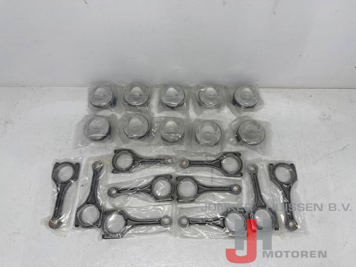 Nuevos Biela Audi R8 (4S3/4SP) 5.2 V10 Plus Quattro Precio de solicitud ofrecido por Jonker - Huissen B.V.