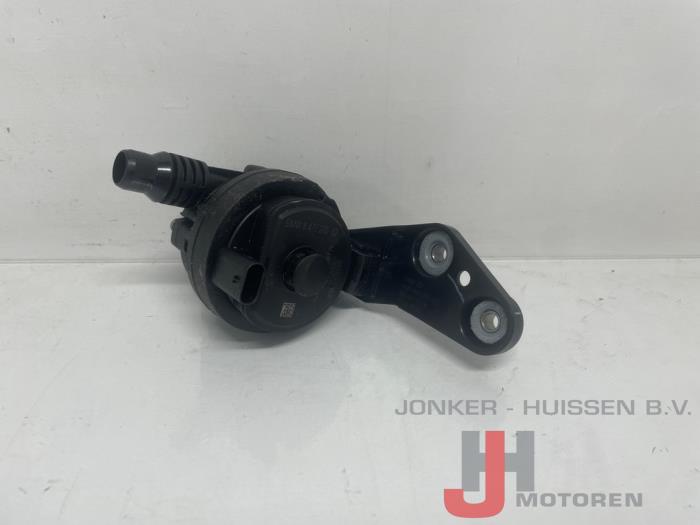 Nya Extra vattenpump BMW X7 xDrive40d 3.0 24V Mild Hybrid Pris på förfrågan erbjuds av Jonker - Huissen B.V.