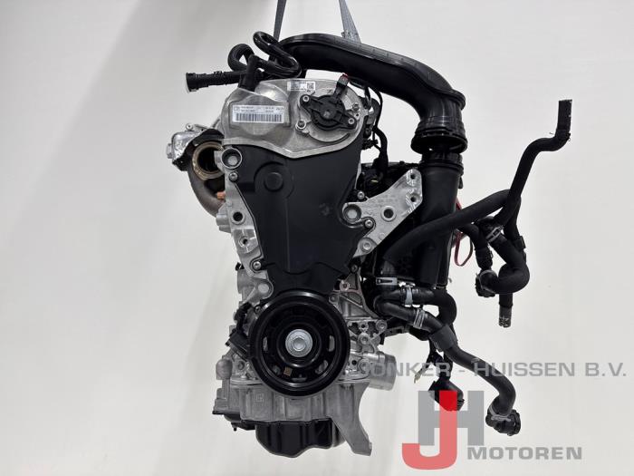 Motor van een Volkswagen Golf VIII (CD1) 1.5 eHybrid 16V 2024