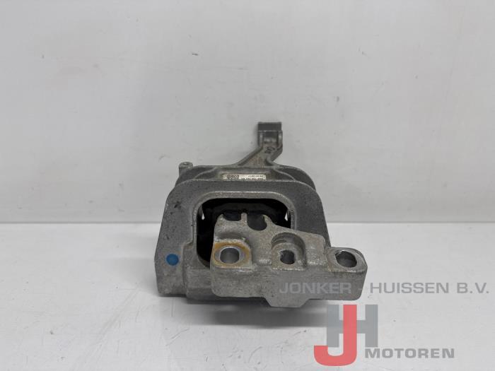 Used Engine mount Volkswagen Golf VII (AUA) 2.0 GTI 16V Performance Package Price € 60,50 Inclusive VAT offered by Jonker - Huissen B.V.