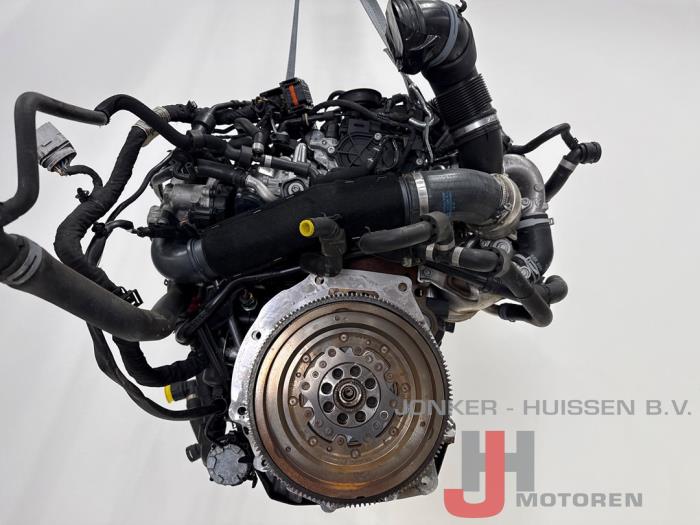 Motor van een Volkswagen Passat Variant (3G5) 2.0 TDI 16V 190 4Motion 2020