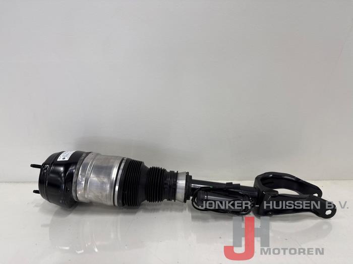 Nya Stötdämpare, höger fram Mercedes GL (X166) 3.0 GL 350 CDI V6 24V BlueTEC 4-Matic Pris € 1.149,50 Inklusive moms erbjuds av Jonker - Huissen B.V.