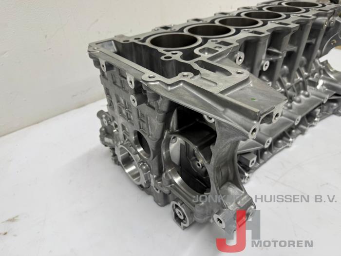 New Engine crankcase BMW X5 (F15) 3.0 xDrive 35i M Performance Price € 1.208,79 Inclusive VAT offered by Jonker - Huissen B.V.