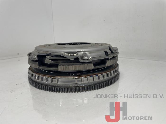 New Flywheel Mercedes Sprinter 3,5t (907.6/910.6) 315 CDI 2.0 D RWD Price € 726,00 Inclusive VAT offered by Jonker - Huissen B.V.