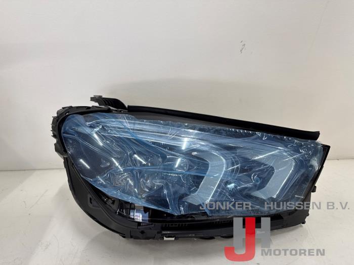 Nowe Reflektor prawy Mercedes GLE (V167) 350 2.0 16V 4-Matic Cena € 1.452,00 Z VAT oferowane przez Jonker - Huissen B.V.