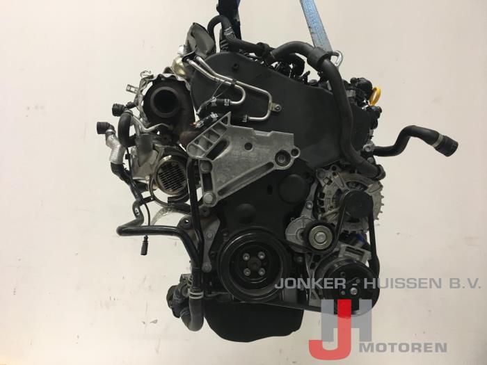 Motor van een Volkswagen Caddy Alltrack 2.0 TDI 150 2014