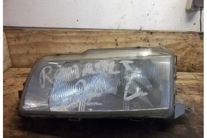 Używane Reflektor lewy Renault 21 (B48) Cena € 15,00 Procedura marży oferowane przez Hans Auto Onderdelen
