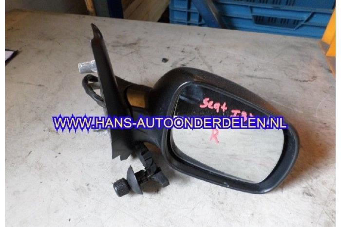 Wing mirror, right from a Seat Ibiza II Facelift (6K1) 1.4 16V 2001