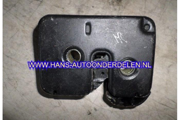 Rear lock cylinder from a Seat Ibiza II Facelift (6K1) 1.4 16V 2001