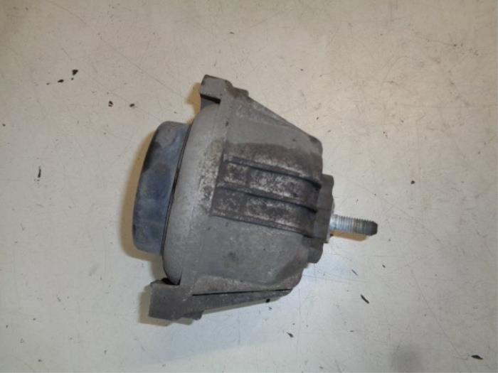 Used Engine mount BMW 1 serie (E87/87N) 118i 16V Price € 15,00 Margin scheme offered by Hans Auto Onderdelen