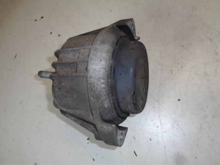 Engine mount BMW 1 serie 118i 16V 13981112 N46B20B
