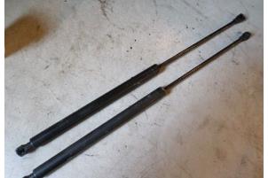 Used Set of gas struts for boot Peugeot 206 (2A/C/H/J/S) 1.4 XR,XS,XT,Gentry Price € 20,00 Margin scheme offered by Hans Auto Onderdelen