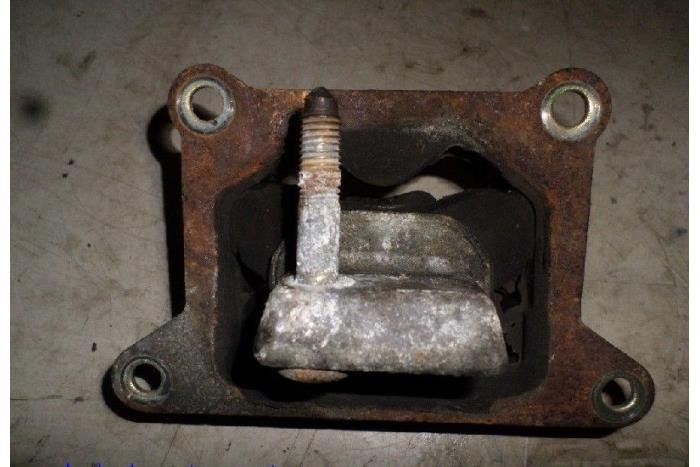 Used Engine mount Opel Corsa B (73/78/79) 1.2i 16V Price € 15,00 Margin scheme offered by Hans Auto Onderdelen