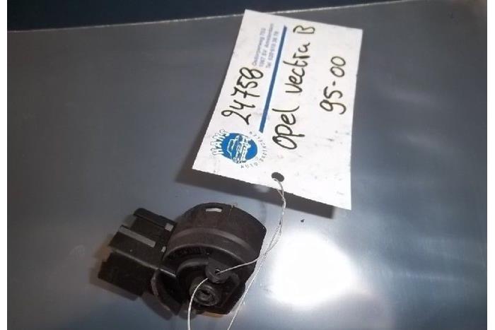 Ignition switch contact