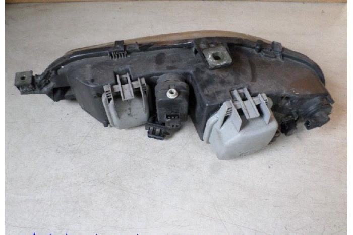 Reflektor prawy z Fiat Brava (182B) 1.2 16V 2000