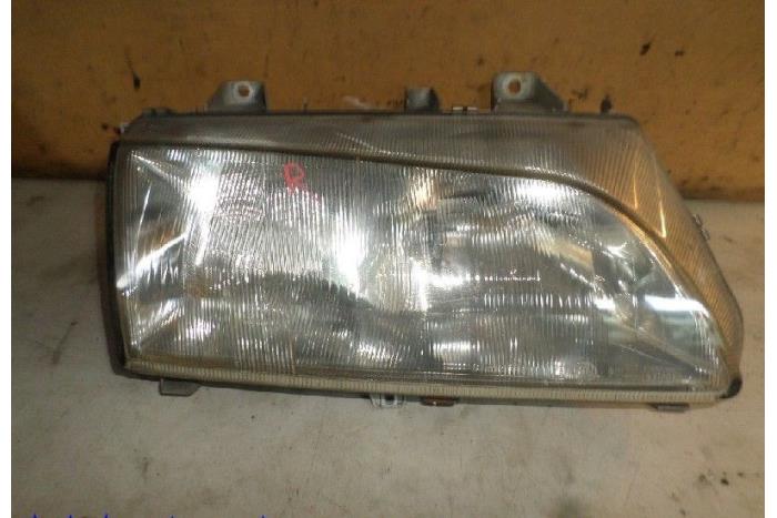 Używane Reflektor prawy Citroen Evasion 2.0 X,SX Cena € 20,00 Procedura marży oferowane przez Hans Auto Onderdelen