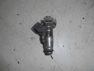 Used Injector (petrol injection) Peugeot 206 (2A/C/H/J/S) 1.4 XR,XS,XT,Gentry Price € 20,00 Margin scheme offered by Hans Auto Onderdelen