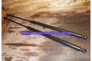 Used Set of gas struts for boot Citroen Saxo 1.5 D Price € 25,00 Margin scheme offered by Hans Auto Onderdelen