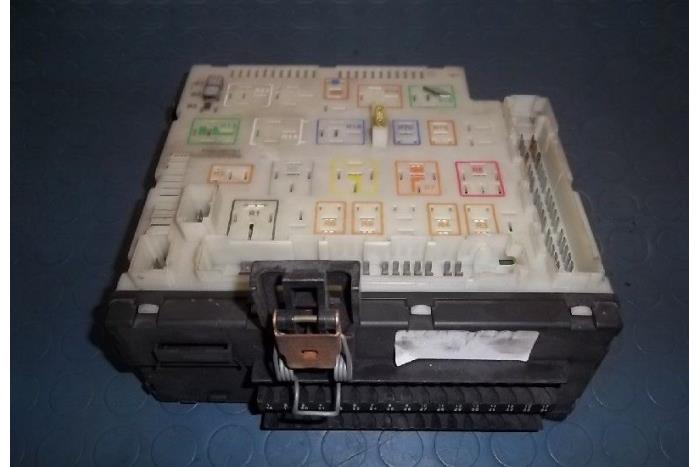Fuse box from a Ford Escort 6 (ANL) 1.6 Laser 16V 1998