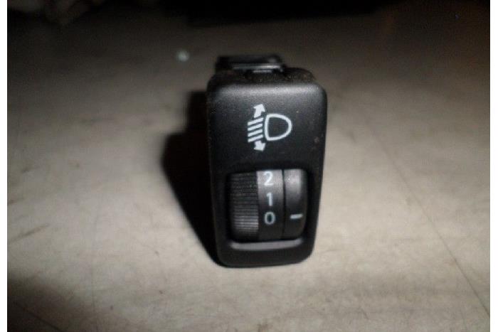 Schalter van een Daihatsu Cuore (L251/271/276) 1.0 12V DVVT 2006