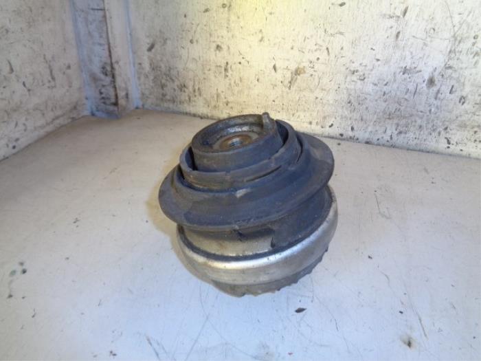 Used Engine mount Mercedes SLK (R170) 2.3 230 K 16V Price € 15,00 Margin scheme offered by Hans Auto Onderdelen