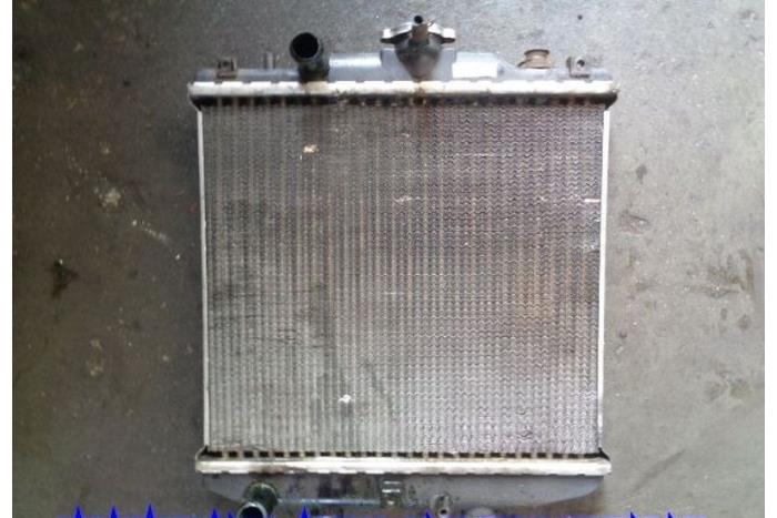 Radiateur d'un Suzuki Alto (SH410) 1.0 GA,GL 1999