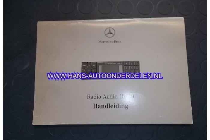 Instruction Booklet from a Mercedes-Benz E (W210) 2.2 E-200 CDI 16V 2000