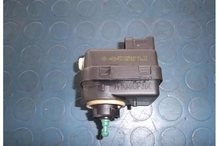 Height control switch from a Renault Scénic I (JA) 1.6 16V 2002