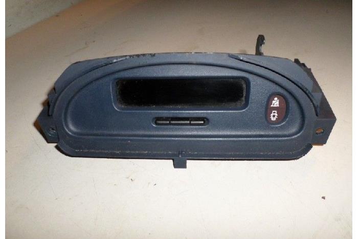 Begagnade Innerdisplay Renault Clio II (BB/CB) 1.6 16V Pris € 15,00 Marginaltabell erbjuds av Hans Auto Onderdelen