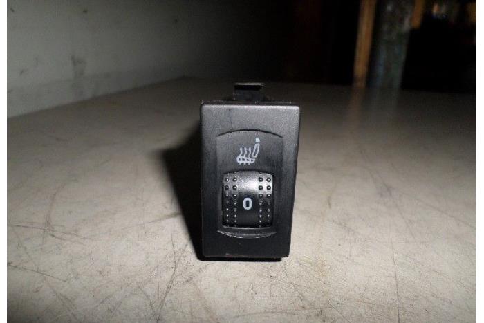 Usados Interruptor Seat Alhambra (7V8/9) 1.9 TDi 115 Precio € 10,00 Norma de margen ofrecido por Hans Auto Onderdelen