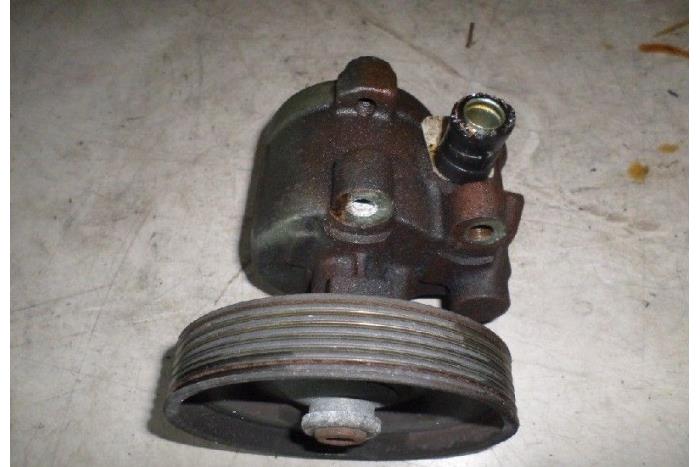 Usagé Pompe de direction Renault Clio (B/C57/357/557/577) 1.8 RSi Kat. Prix € 25,00 Règlement à la marge proposé par Hans Auto Onderdelen