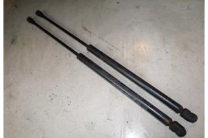 Used Set of gas struts for boot Seat Arosa (6H1) 1.0 MPi Price € 25,00 Margin scheme offered by Hans Auto Onderdelen