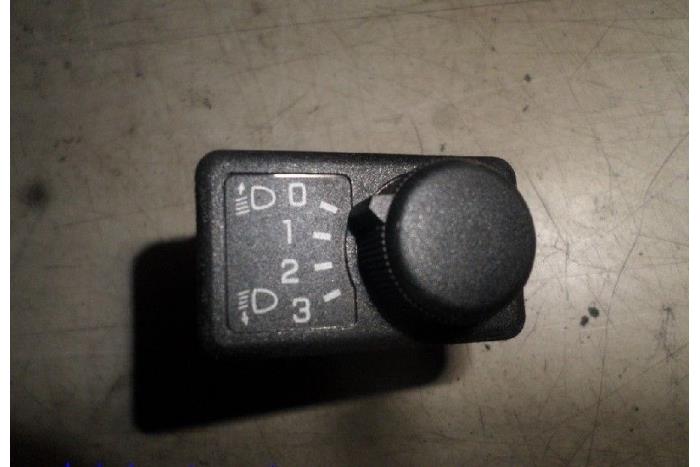 Usados Interruptor Nissan Almera Tino (V10M) 2.2 Di 16V Precio € 10,00 Norma de margen ofrecido por Hans Auto Onderdelen