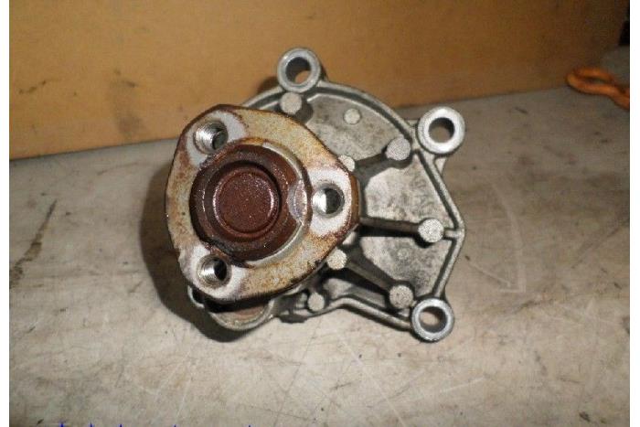 Begagnade Vattenpump Volkswagen Polo IV (9N1/2/3) 1.2 12V Pris € 15,00 Marginaltabell erbjuds av Hans Auto Onderdelen