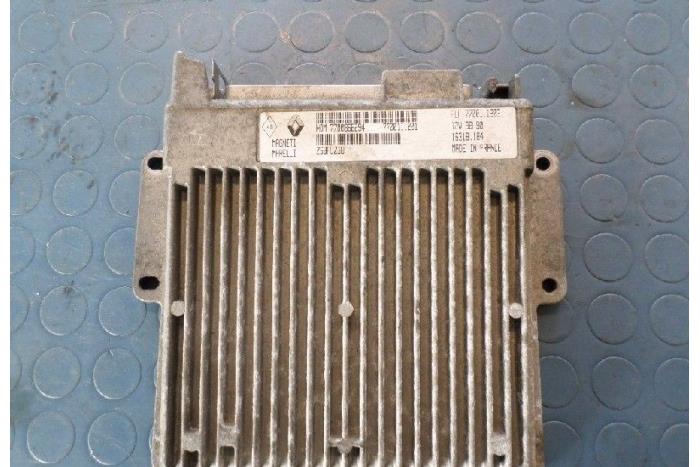 Engine management computer Renault Clio (B/C57/357/557/577), 1990 / 1998 1.2e Kat., Hatchback, Petrol, 1.171cc, 40kW (54pk), FWD, E7F704, 1990-09 / 1994-03, B57A; C57A (Used)