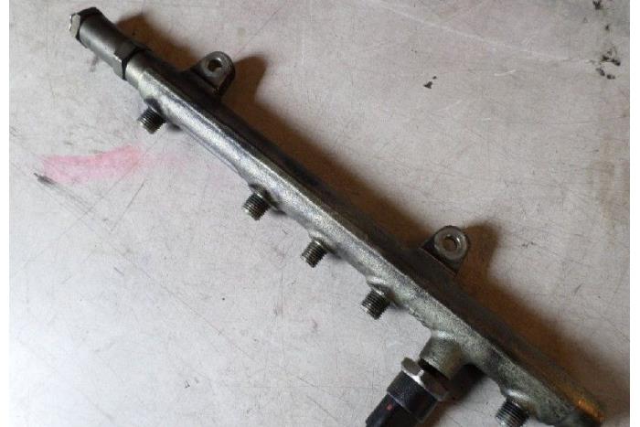 Gebrauchte Einspritzdüse (Einspritzer) Volvo S40 (VS) 1.9 D 115 Preis € 15,00 Margenregelung angeboten von Hans Auto Onderdelen