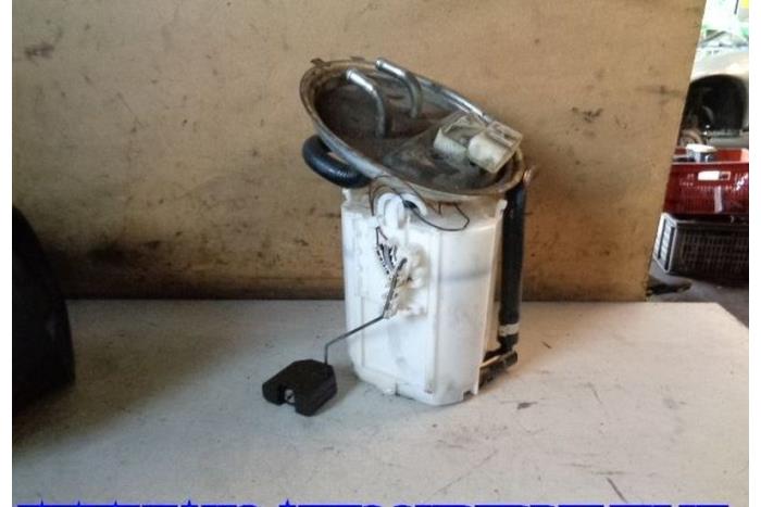 Usagé Pompe carburant électrique Opel Corsa B (73/78/79) 1.7D Prix € 20,00 Règlement à la marge proposé par Hans Auto Onderdelen