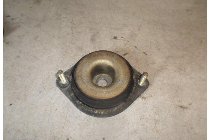 Used Engine mount Renault Clio II (BB/CB) 1.4 16V Price € 15,00 Margin scheme offered by Hans Auto Onderdelen