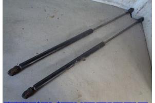 Used Set of gas struts for boot Ford Mondeo III Wagon 1.8 16V Price € 20,00 Margin scheme offered by Hans Auto Onderdelen
