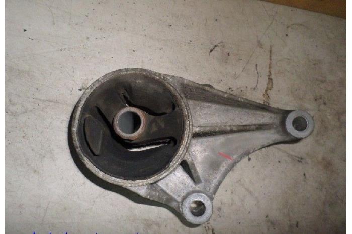 Used Engine mount Opel Astra H GTC (L08) 1.7 CDTi 16V Price € 15,00 Margin scheme offered by Hans Auto Onderdelen