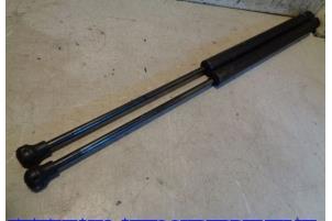 Used Set of gas struts for boot Peugeot 207/207+ (WA/WC/WM) 1.4 Price € 20,00 Margin scheme offered by Hans Auto Onderdelen