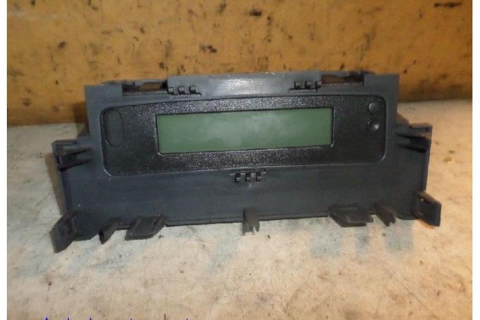 Begagnade Innerdisplay Renault Megane II CC (EM) 1.5 dCi FAP Pris € 25,00 Marginaltabell erbjuds av Hans Auto Onderdelen