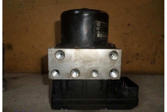 Usagé Bloc ABS Volkswagen Golf IV (1J1) 1.9 SDI Prix € 25,00 Règlement à la marge proposé par Hans Auto Onderdelen