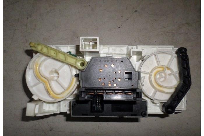 Interruptor de calefacción de un Opel Zafira (F75) 2.0 DTI 16V 2002