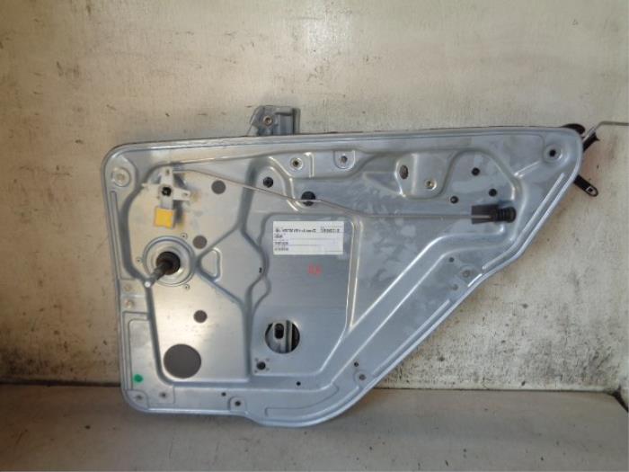 Door manual window regulator